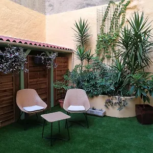 ** Hotel Jaures Francia