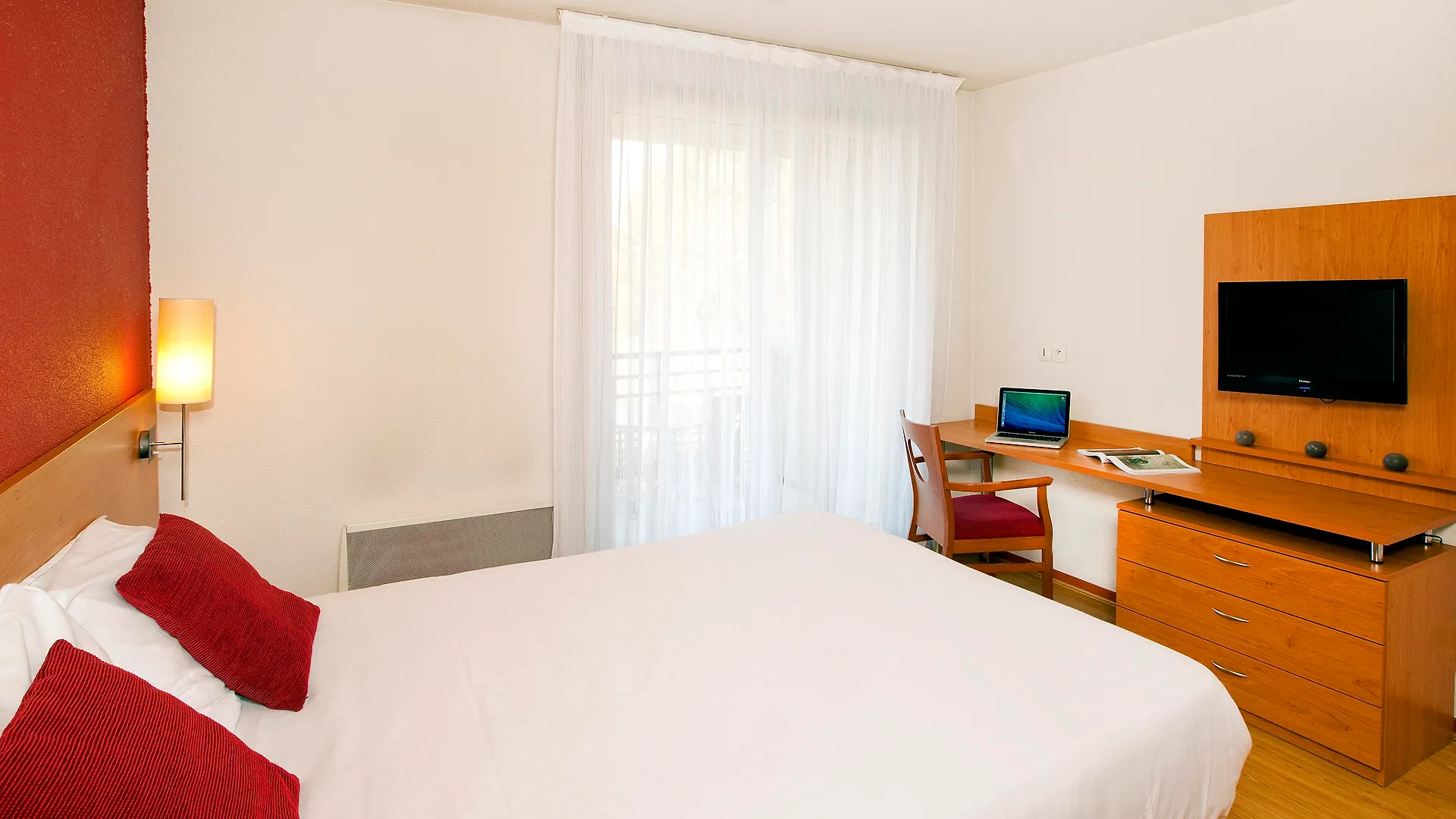 Sejours & Affaires Geneve Saint Genis Aparthotel France