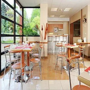 Aparthotel Sejours & Affaires Geneve Saint Genis 2*, Saint-Genis-Pouilly